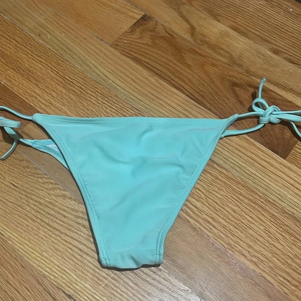 Women Junior Blue Swim Bottoms Small Gently Used - Picture 2 of 3
